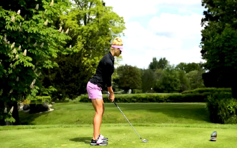 Carly Booth: la golfeuse pro qui n’hésite pas à se mettre à nue